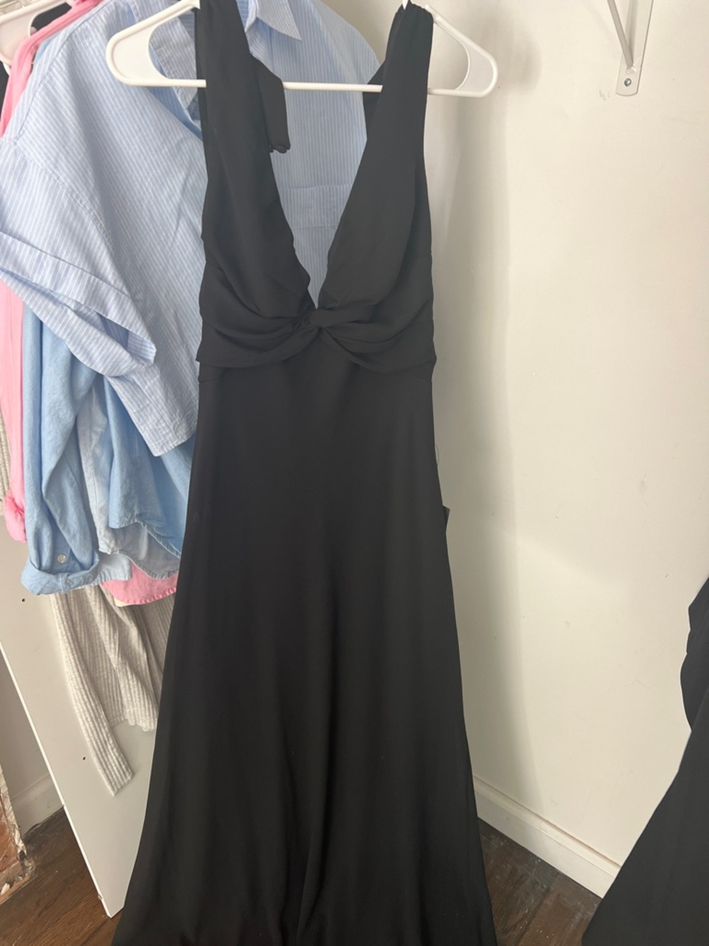 Lulus Elegant Black V-Neck Women's Dress